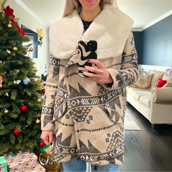 Kendall & Kylie Winter Coat - Picture 1 of 4